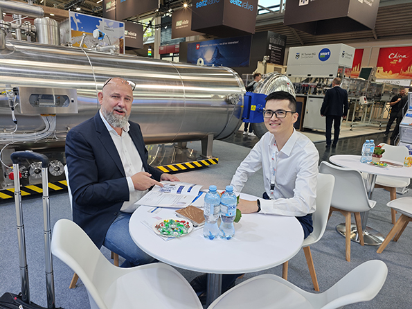 1758088079692901.jpg 1811105923.jpg